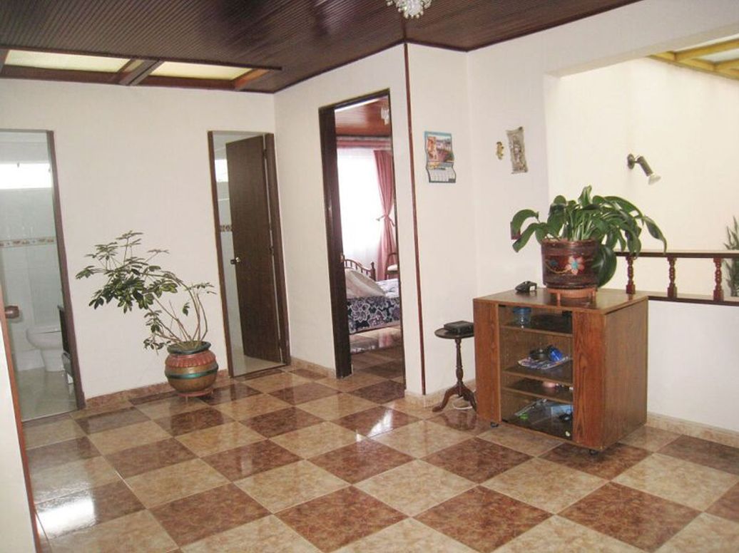 Casa de 4 alcobas en venta en Mónaco, Bogotá, 350 m² · foto 14 de 20
