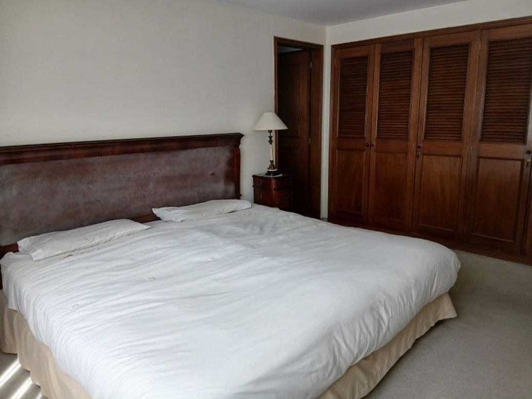 Apartamento de 3 alcobas en venta en Santa Barbara Occidental, Bogotá, 148 m² · foto 6 de 17
