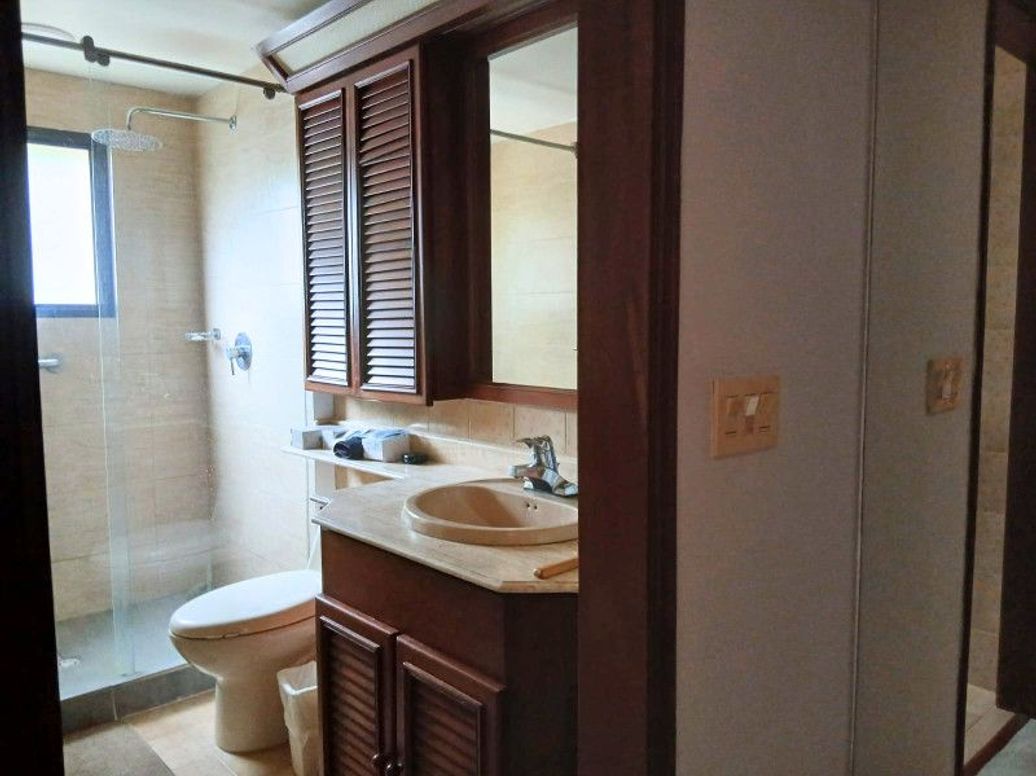 Apartamento de 3 alcobas en venta en Santa Barbara Occidental, Bogotá, 148 m² · foto 10 de 17