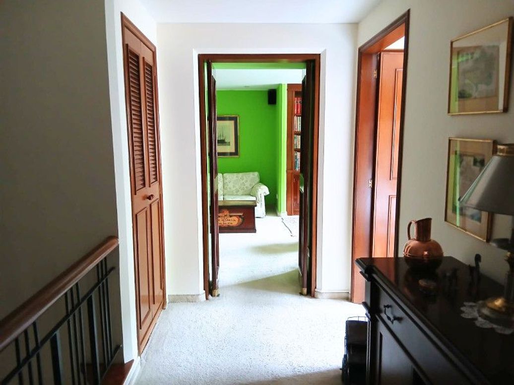 Apartamento de 3 alcobas en venta en Santa Barbara Occidental, Bogotá, 148 m² · foto 4 de 17