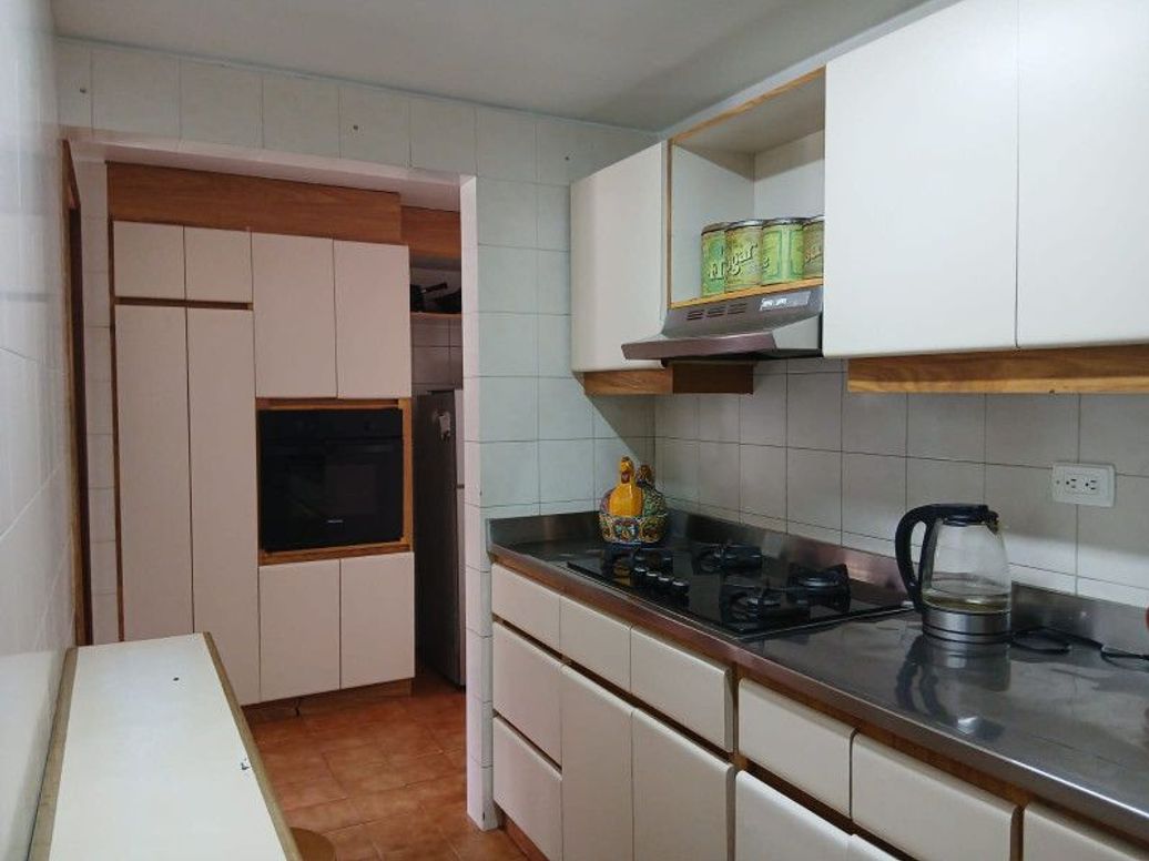 Apartamento de 3 alcobas en venta en Santa Barbara Occidental, Bogotá, 148 m² · foto 14 de 17
