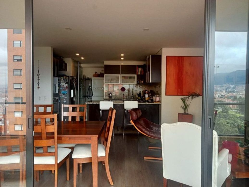 Apartamento de 3 alcobas en venta en Ub. Cordoba Niza, Bogotá, 156 m² · foto 2 de 20