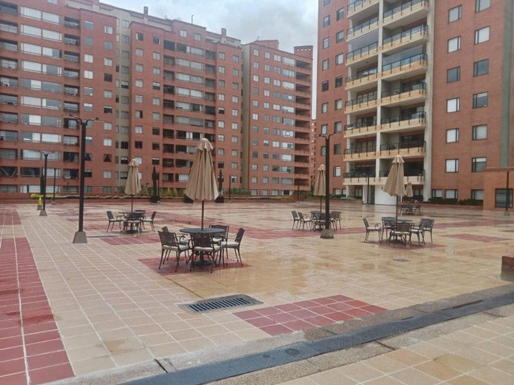 Apartamento de 3 alcobas en venta en Ub. Cordoba Niza, Bogotá, 156 m² · foto 16 de 20