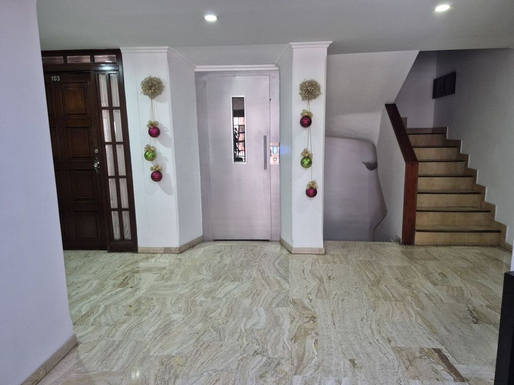 Apartamento de 3 alcobas en venta en Molinos Norte, Bogotá, 134 m² · foto 2 de 20