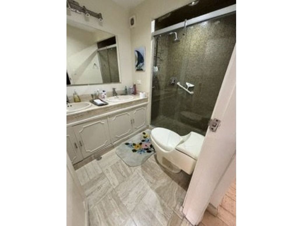 Apartamento de 3 alcobas en venta en Santa Barbara, Bogotá, 158 m² · foto 15 de 15