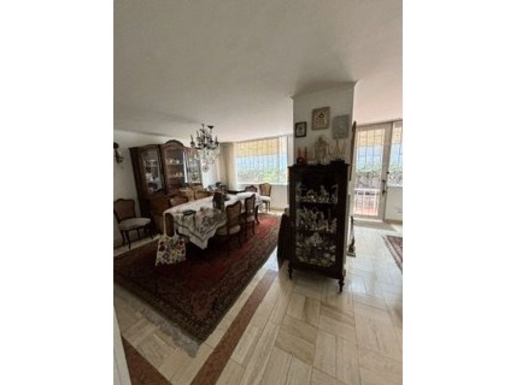 Apartamento de 3 alcobas en venta en Santa Barbara, Bogotá, 158 m² · foto 4 de 15