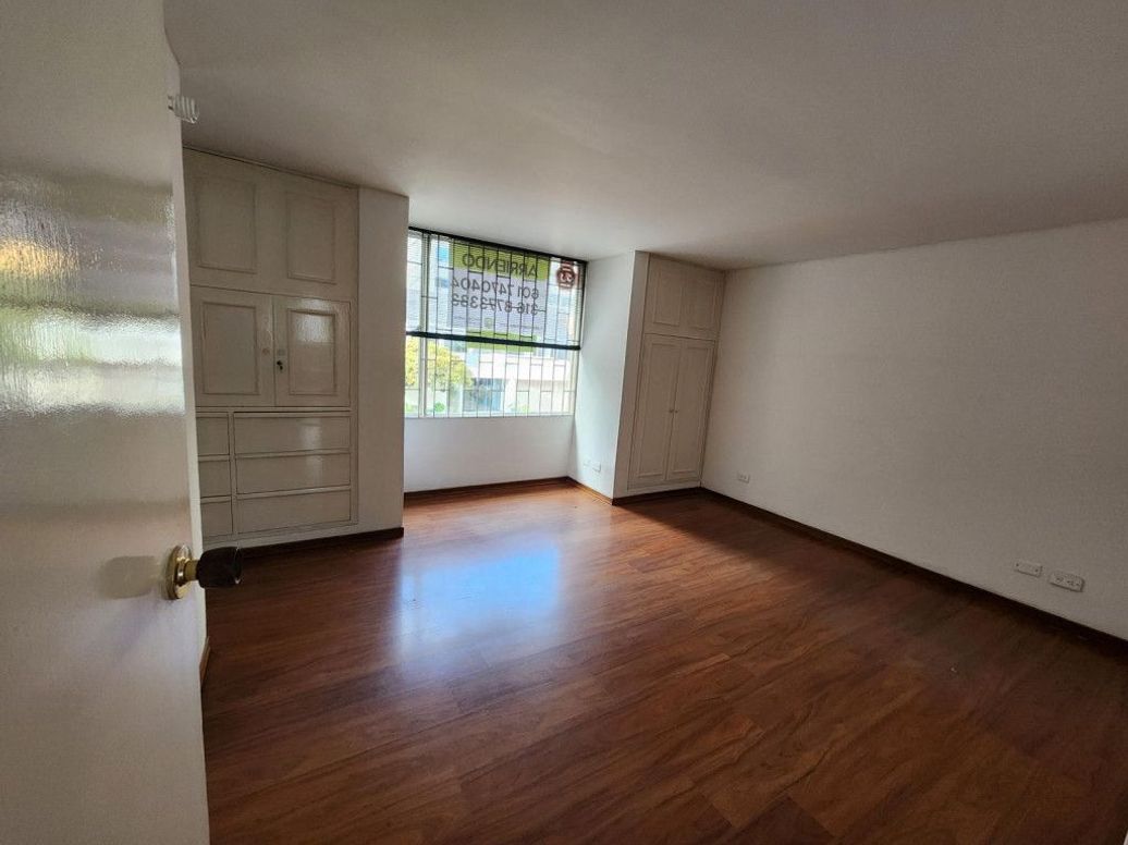 Casa de 6 alcobas en venta en Chico Norte Et. Ii, Bogotá, 215 m² · foto 4 de 7