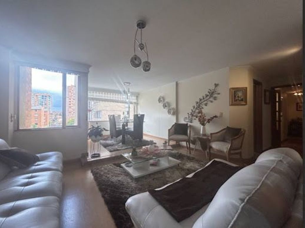 Apartamento de 3 alcobas en venta en Cedritos, Bogotá, 109 m² · foto 3 de 20