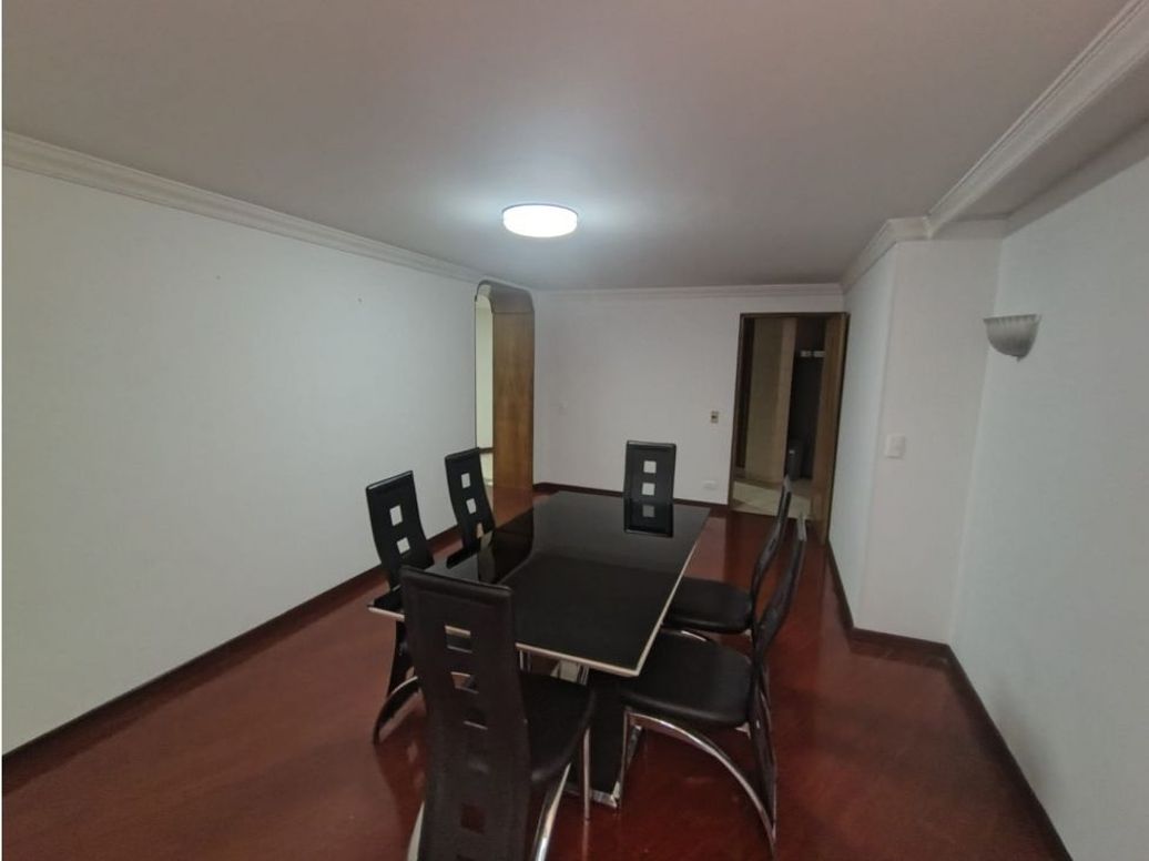 Apartamento de 4 alcobas en venta en Los Rosales, Bogotá, 245 m² · foto 14 de 20
