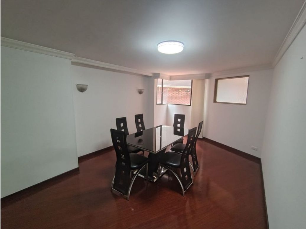 Apartamento de 4 alcobas en venta en Los Rosales, Bogotá, 245 m² · foto 13 de 20