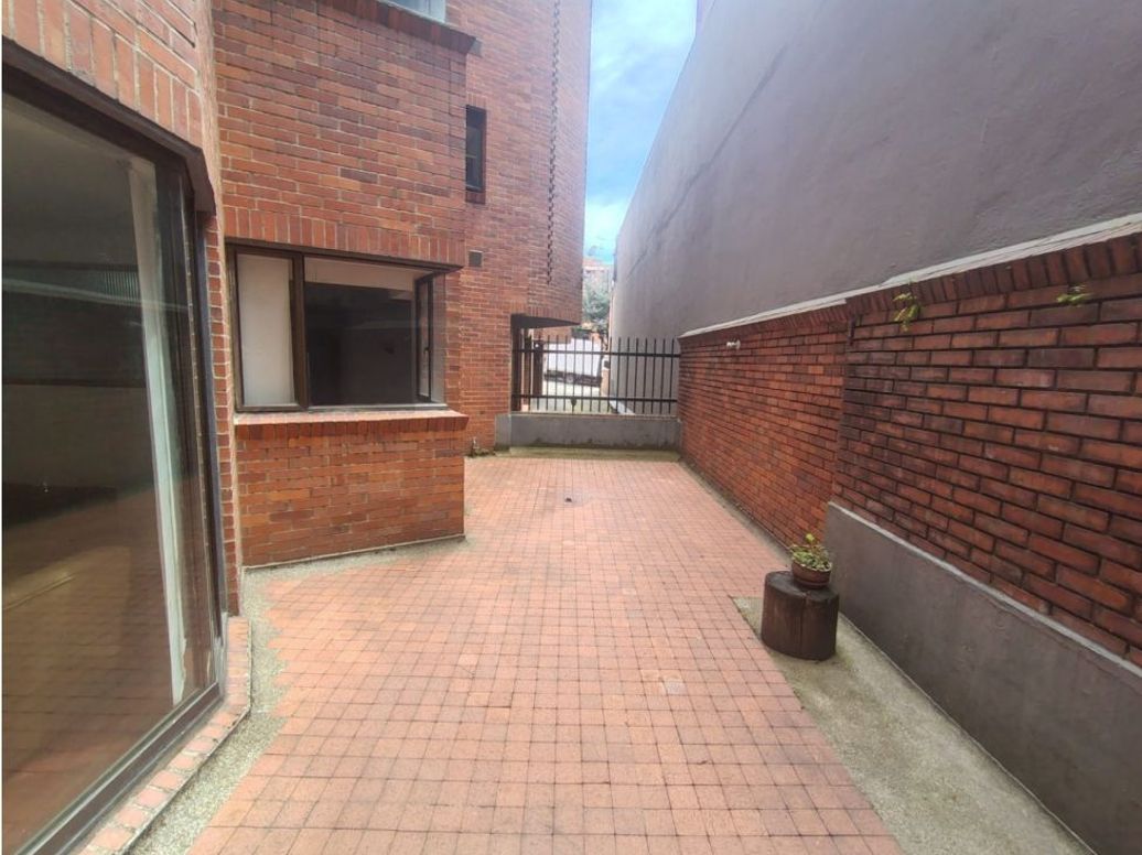 Apartamento de 4 alcobas en venta en Los Rosales, Bogotá, 245 m² · foto 17 de 20