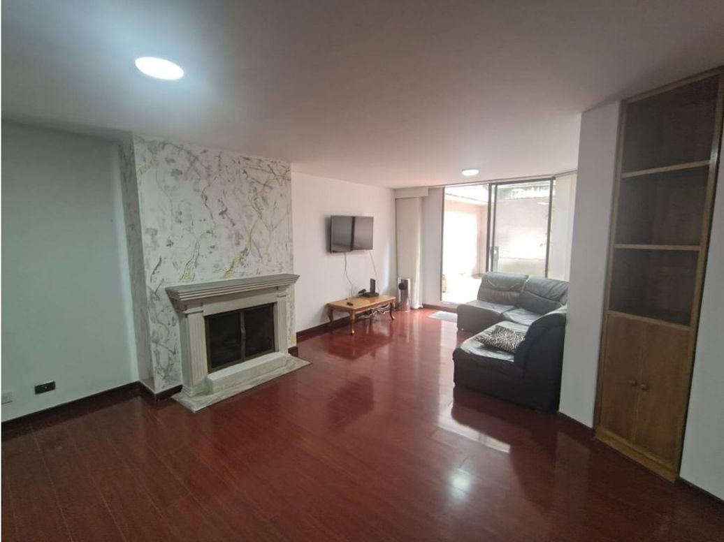Apartamento de 4 alcobas en venta en Los Rosales, Bogotá, 245 m² · foto 18 de 20