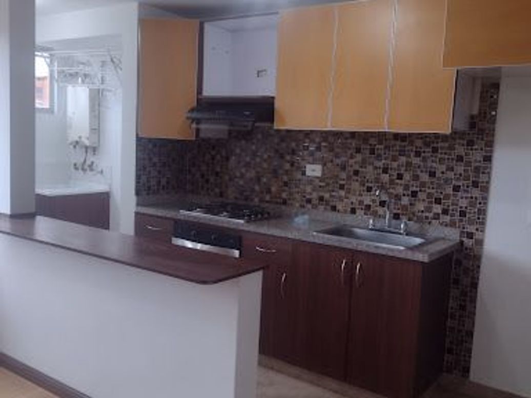 Apartamento de 3 alcobas en venta en Villas De Granada, Bogotá, 70 m² · foto 3 de 20