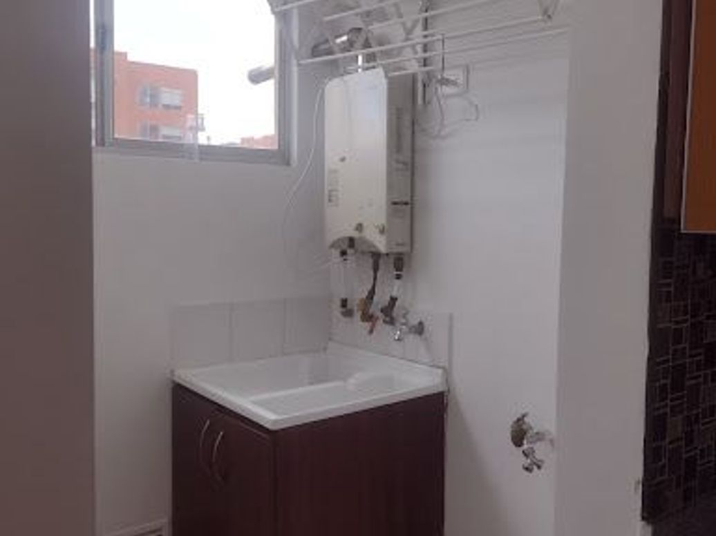 Apartamento de 3 alcobas en venta en Villas De Granada, Bogotá, 70 m² · foto 4 de 20