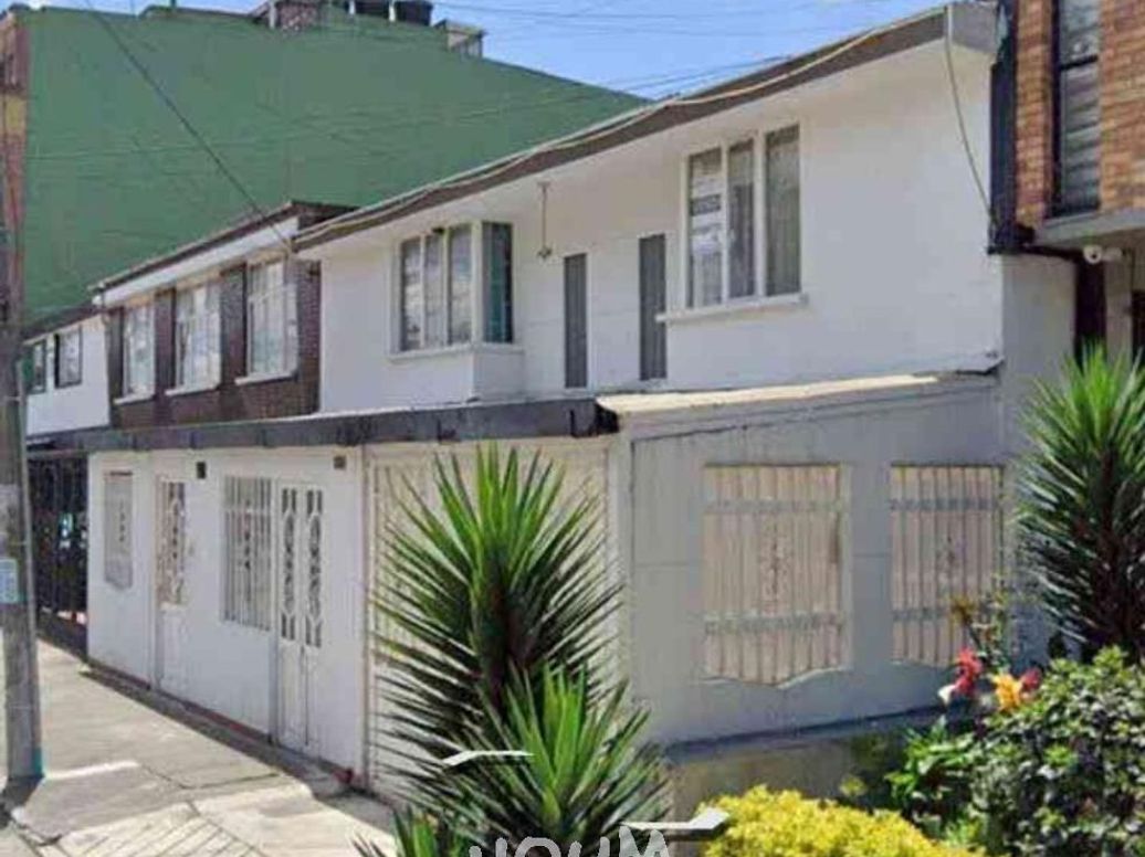 Casa de 9 alcobas en venta en Normandía, Bogotá, 485 m² · foto 15 de 19
