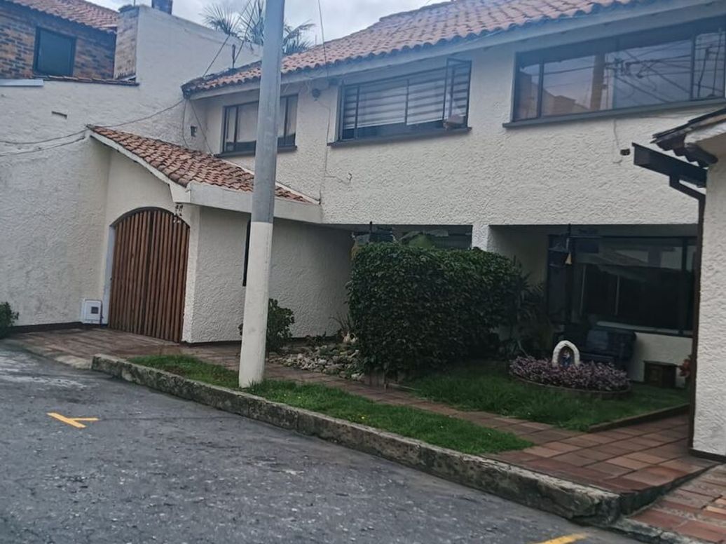 Casa de 5 alcobas en venta en Acacias Usaquen, Bogotá, 182 m² · foto 4 de 20