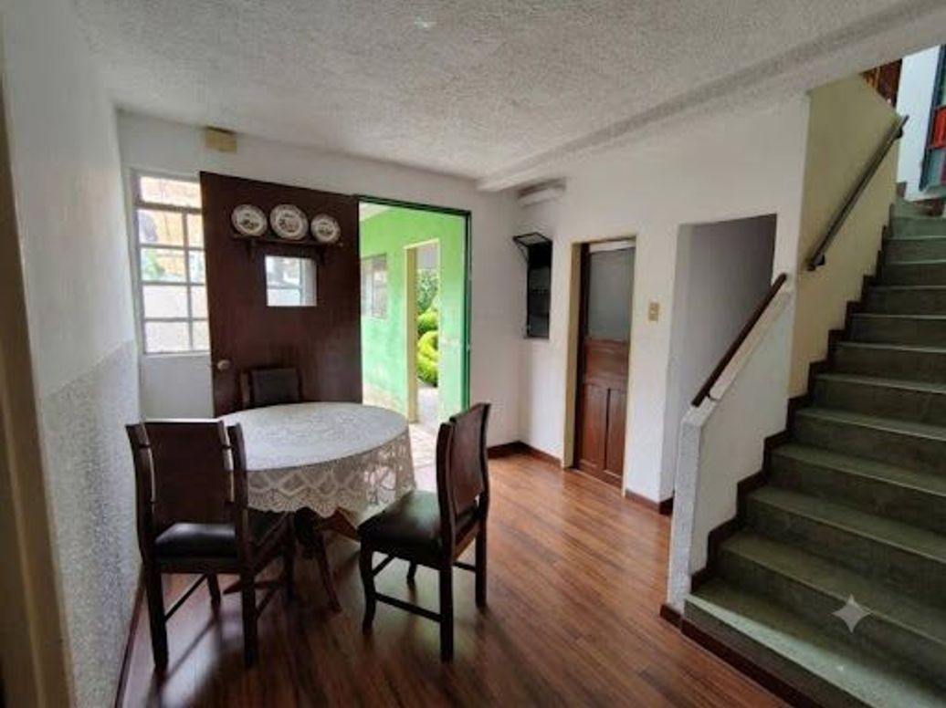 Casa de 7 alcobas en venta en El Carmen, Bogotá, 197 m² · foto 5 de 18