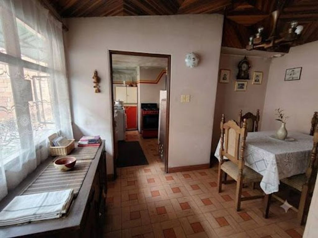 Casa de 7 alcobas en venta en El Carmen, Bogotá, 197 m² · foto 8 de 18