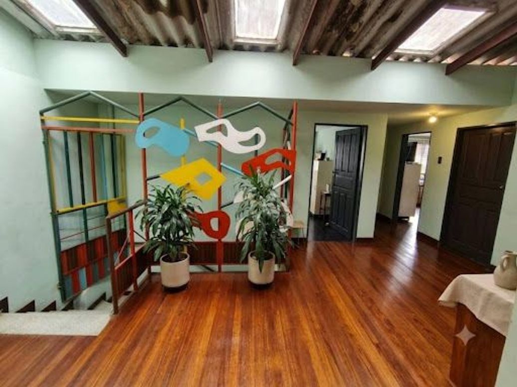 Casa de 7 alcobas en venta en El Carmen, Bogotá, 197 m² · foto 7 de 18