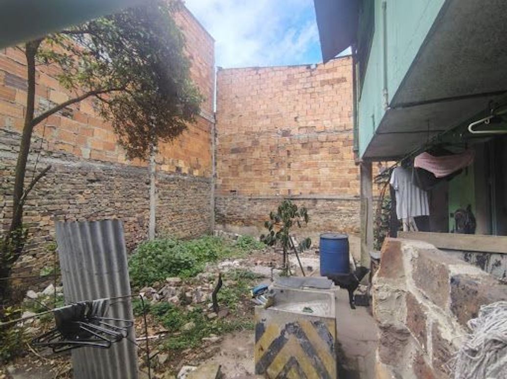 Casa de 7 alcobas en venta en El Carmen, Bogotá, 197 m² · foto 12 de 18