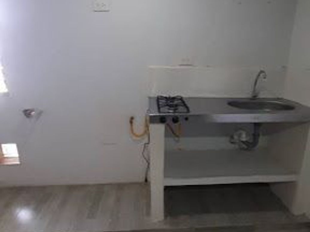 Casa de 6 alcobas en venta en Lombardía, Bogotá, 110 m² · foto 17 de 18