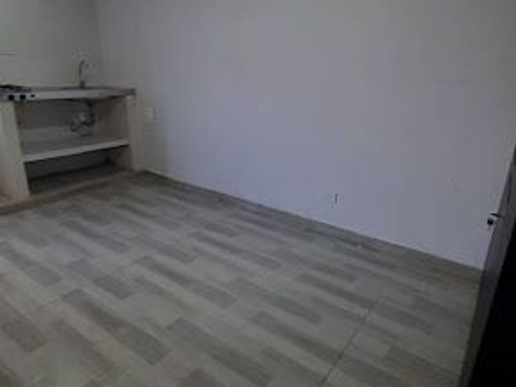 Casa de 6 alcobas en venta en Lombardía, Bogotá, 110 m² · foto 16 de 18