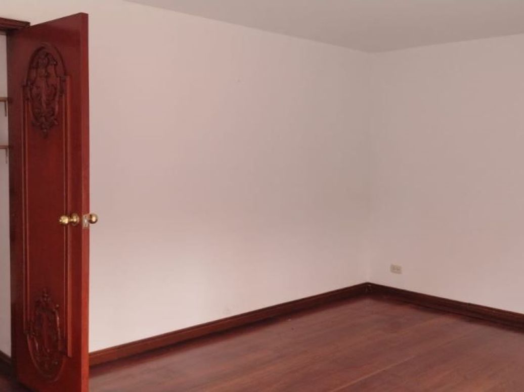 Casa de 3 alcobas en venta en Colinas De Suba, Bogotá, 141 m² · foto 10 de 20