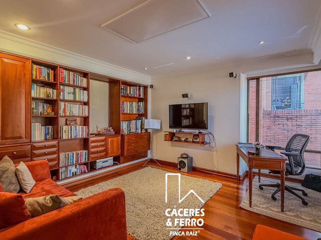 Apartamento de 3 alcobas en venta en Bosque De Pinos, Bogotá, 280 m² · foto 2 de 20