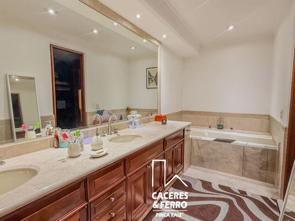Apartamento de 3 alcobas en venta en Bosque De Pinos, Bogotá, 280 m² · foto 10 de 20