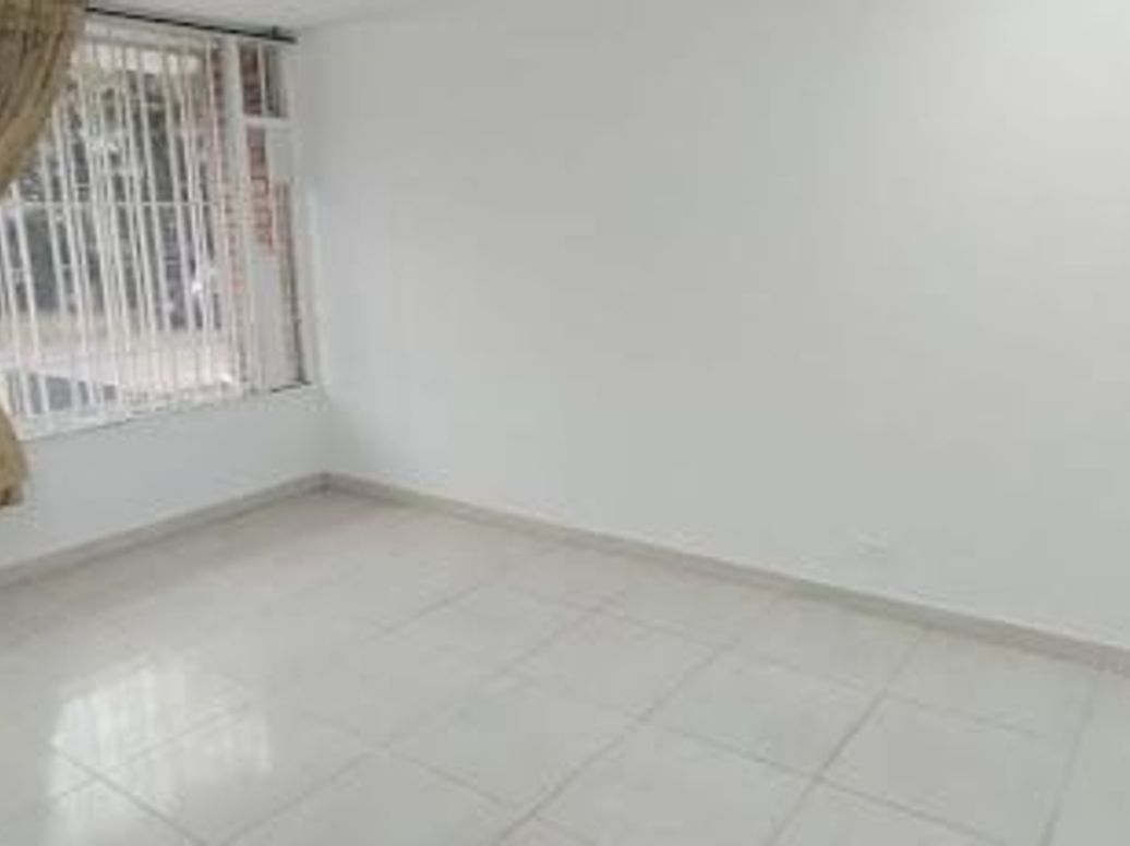 Casa de 10 alcobas en venta en San Luis, Bogotá, 394 m² · foto 5 de 20