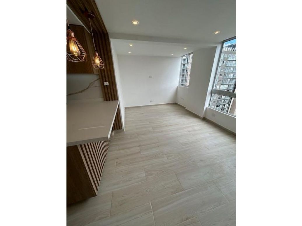 Apartaestudio en venta en La Felicidad, Bogotá, 38 m² · foto 2 de 15