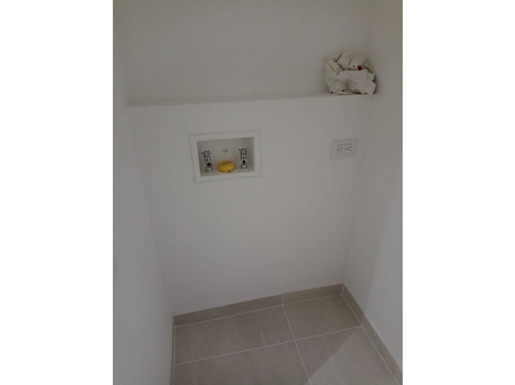 Apartamento de 3 alcobas en venta en Villemar Fontibon, Bogotá, 67 m² · foto 8 de 15
