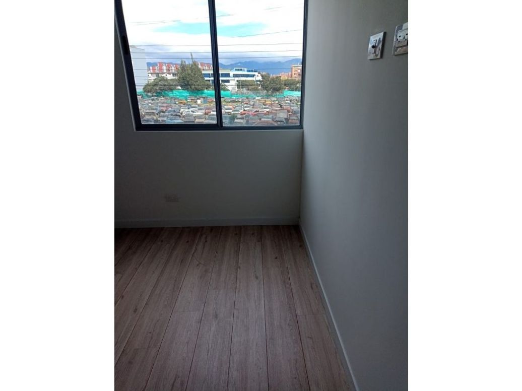 Apartamento de 3 alcobas en venta en Villemar Fontibon, Bogotá, 67 m² · foto 2 de 15