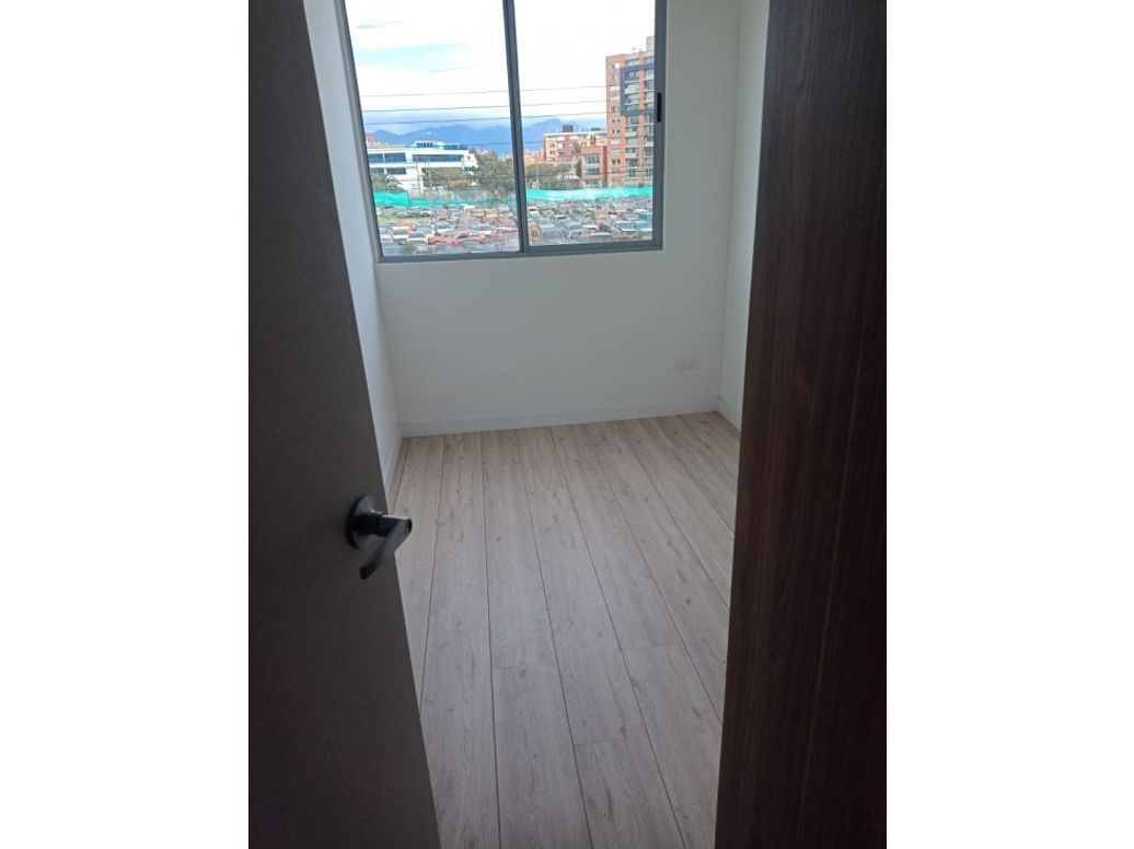 Apartamento de 3 alcobas en venta en Villemar Fontibon, Bogotá, 67 m² · foto 4 de 15
