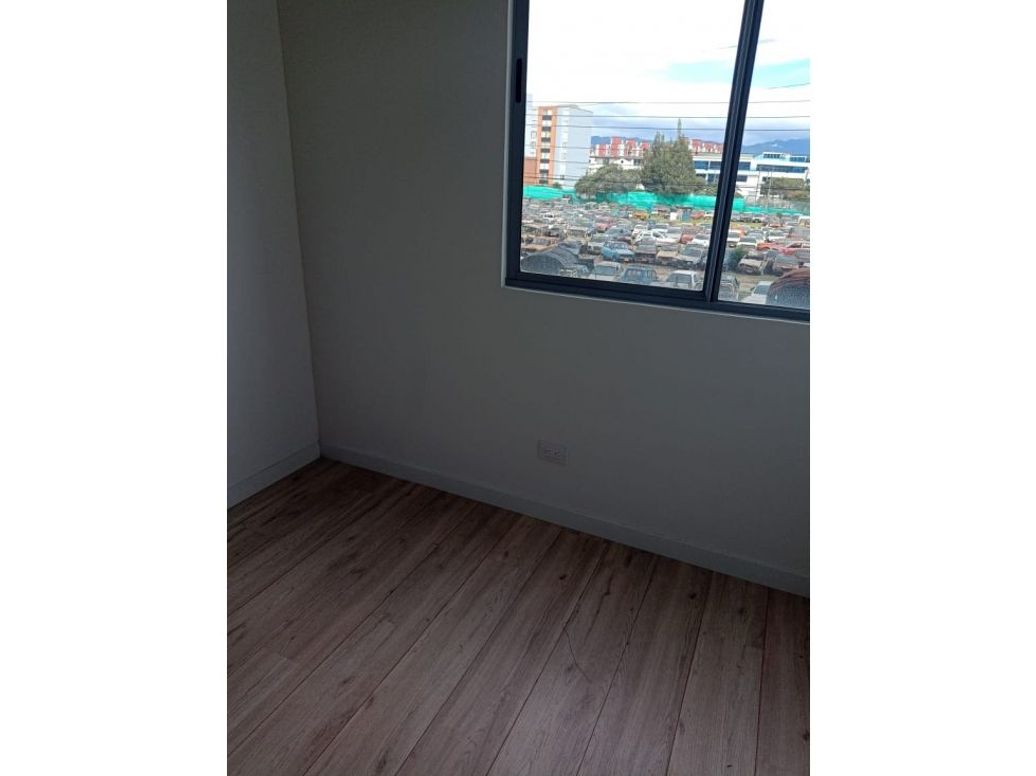 Apartamento de 3 alcobas en venta en Villemar Fontibon, Bogotá, 67 m² · foto 3 de 15