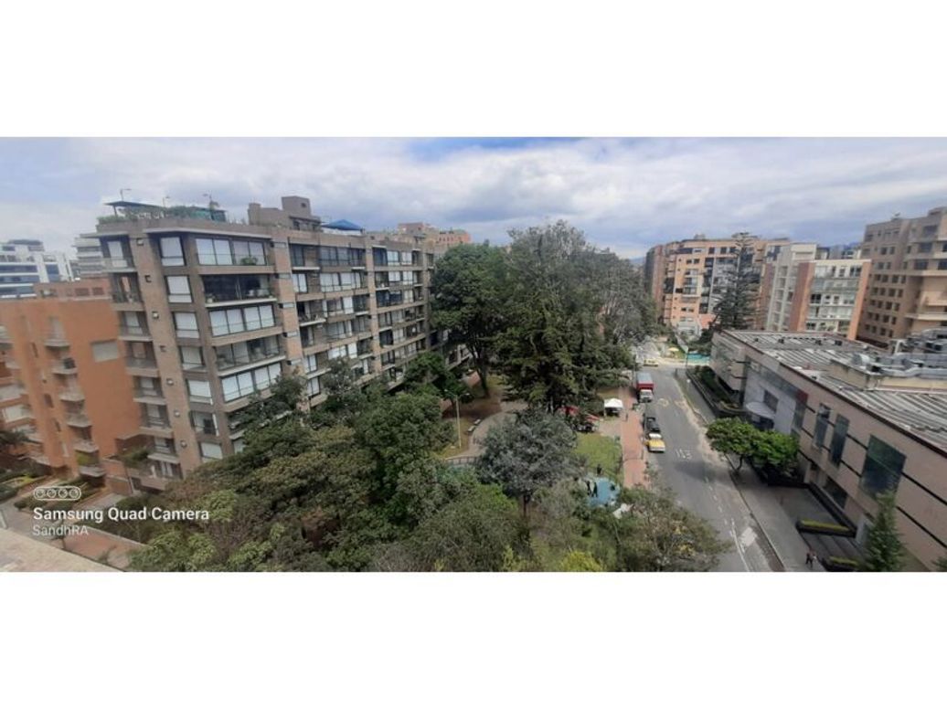 Apartamento de 1 alcoba en venta en Chico Norte Et. Iii, Bogotá, 57 m² · foto 2 de 17