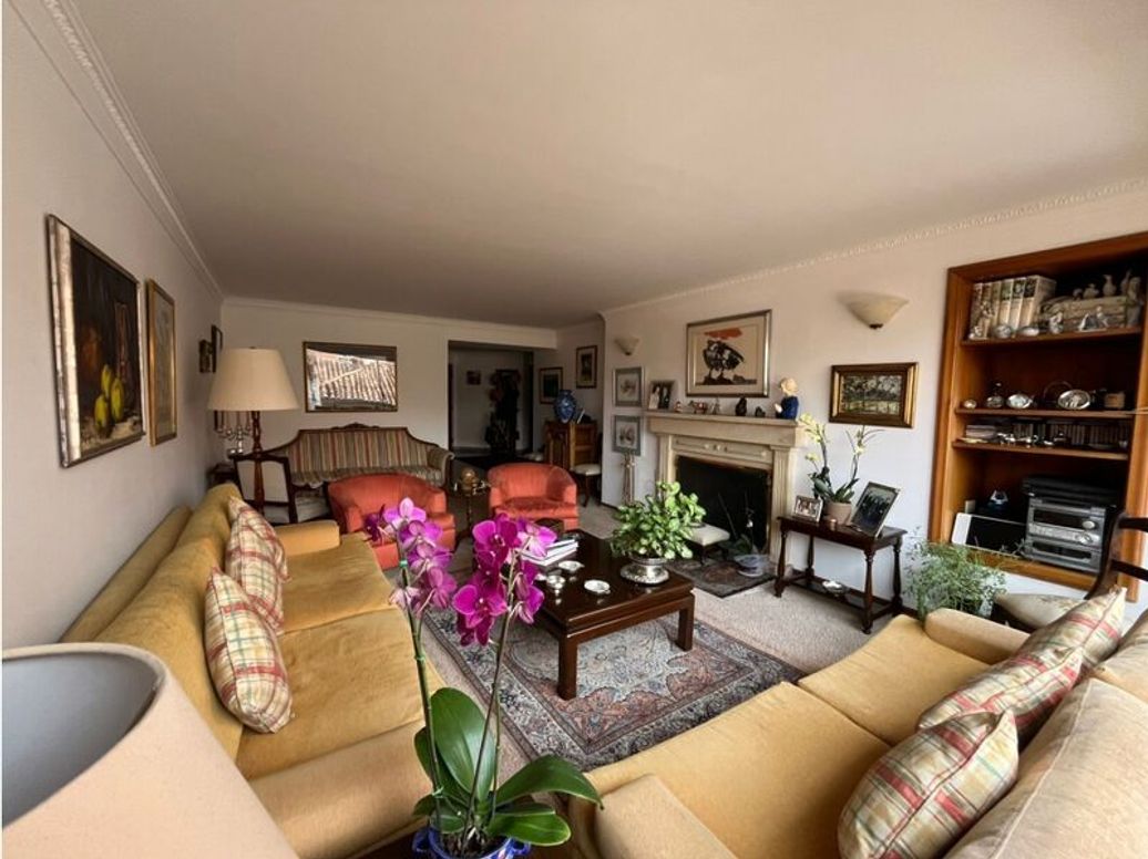Apartamento de 5 alcobas en venta en Bellavista, Bogotá, 184 m² · foto 3 de 20