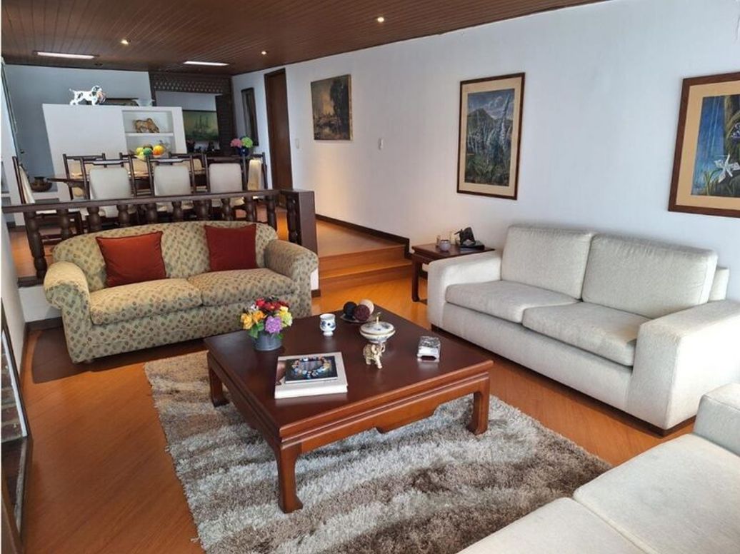 Casa de 4 alcobas en venta en Niza Norte, Bogotá, 243 m² · foto 4 de 20