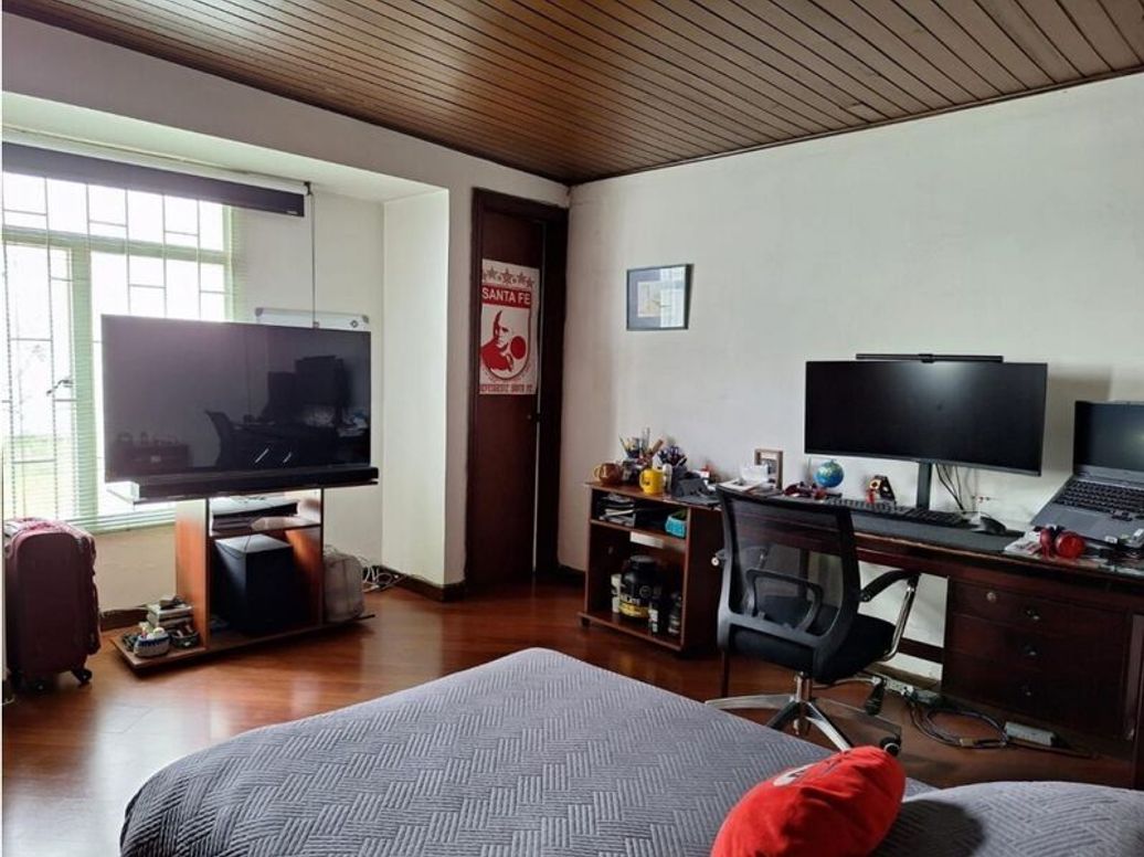 Casa de 4 alcobas en venta en Niza Norte, Bogotá, 243 m² · foto 13 de 20