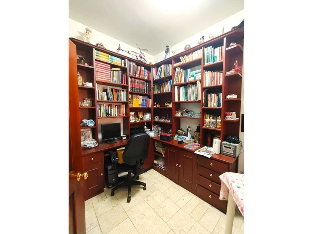 Apartamento de 5 alcobas en venta en El Batan, Bogotá, 253 m² · foto 8 de 20