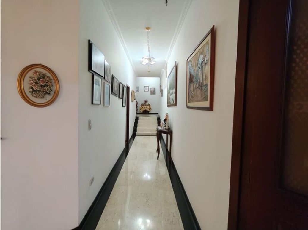Apartamento de 5 alcobas en venta en El Batan, Bogotá, 253 m² · foto 14 de 20