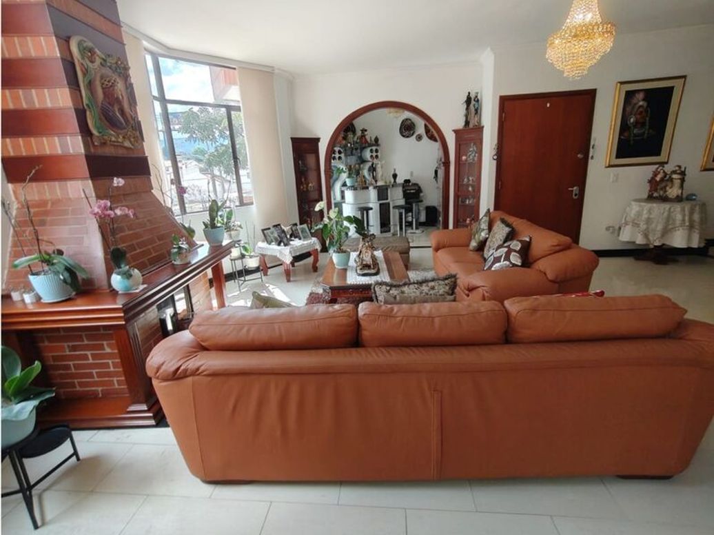 Apartamento de 5 alcobas en venta en El Batan, Bogotá, 253 m² · foto 2 de 20