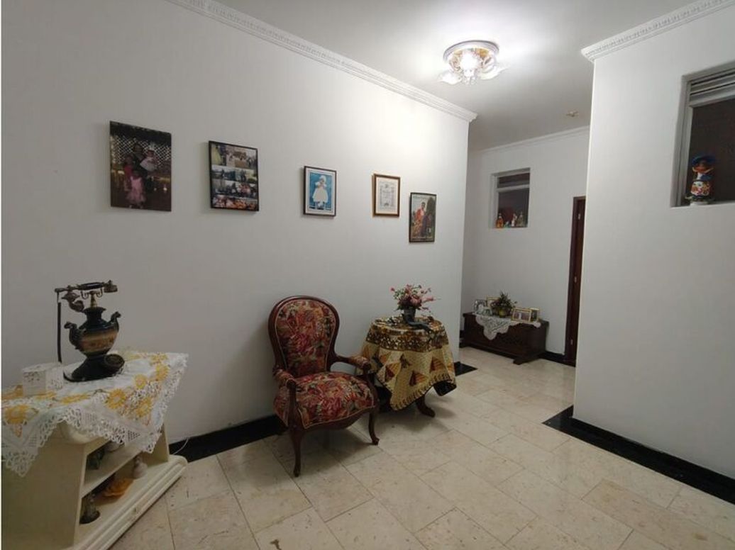 Apartamento de 5 alcobas en venta en El Batan, Bogotá, 253 m² · foto 16 de 20