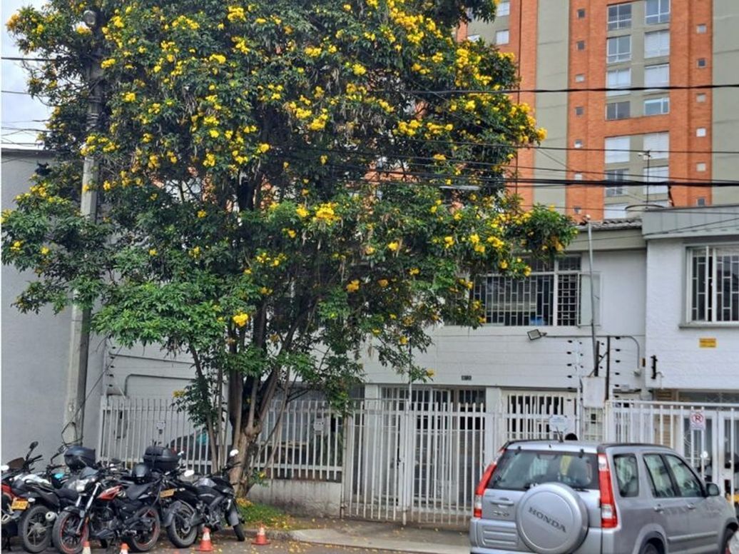 Casa de 6 alcobas en venta en Villa Dorado Norte, Bogotá, 250 m² · foto 2 de 20