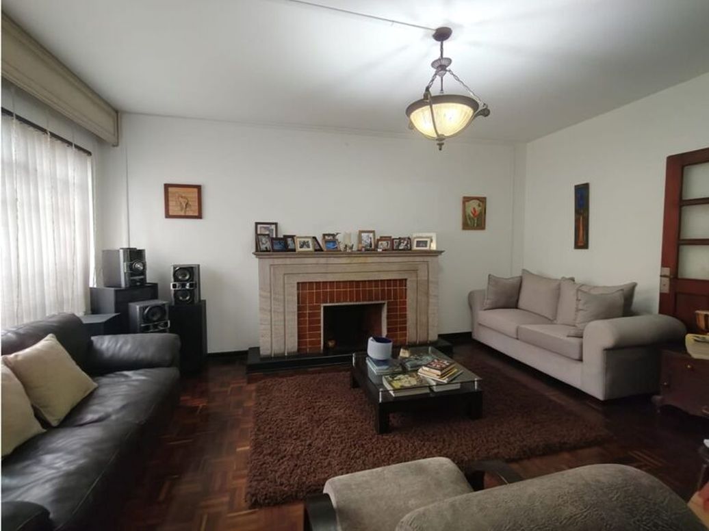 Casa de 5 alcobas en venta en Chapinero, Bogotá, 406 m² · foto 3 de 20