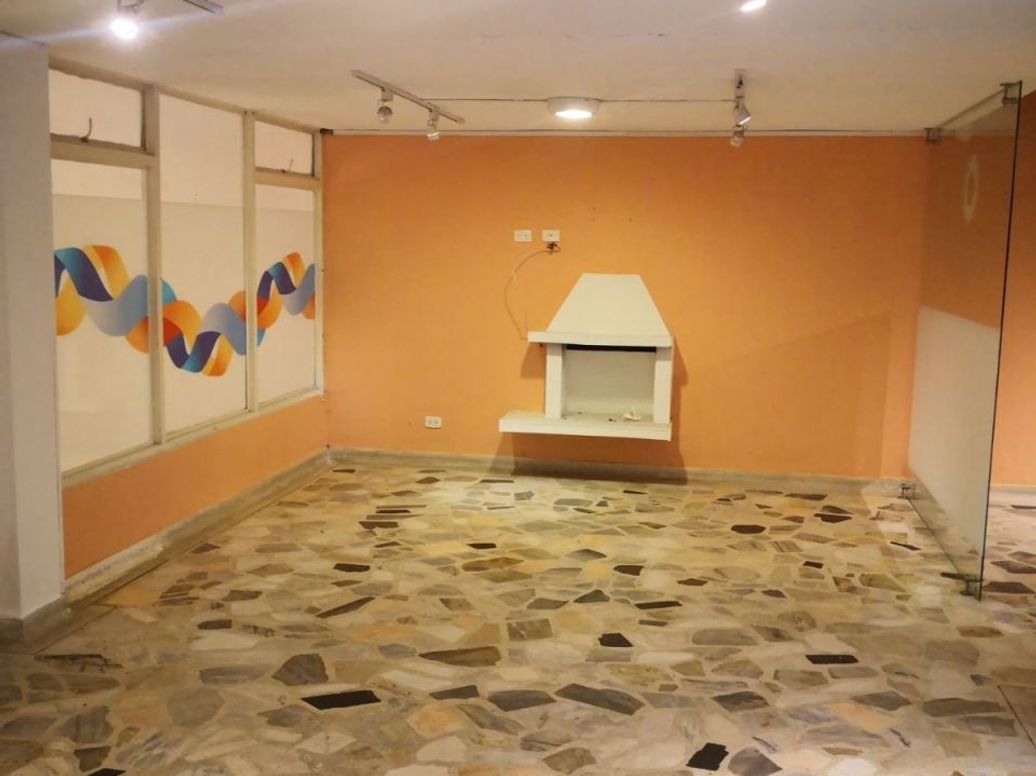 Casa de 10 alcobas en venta en Santa Barbara Oriental, Bogotá, 360 m² · foto 3 de 17