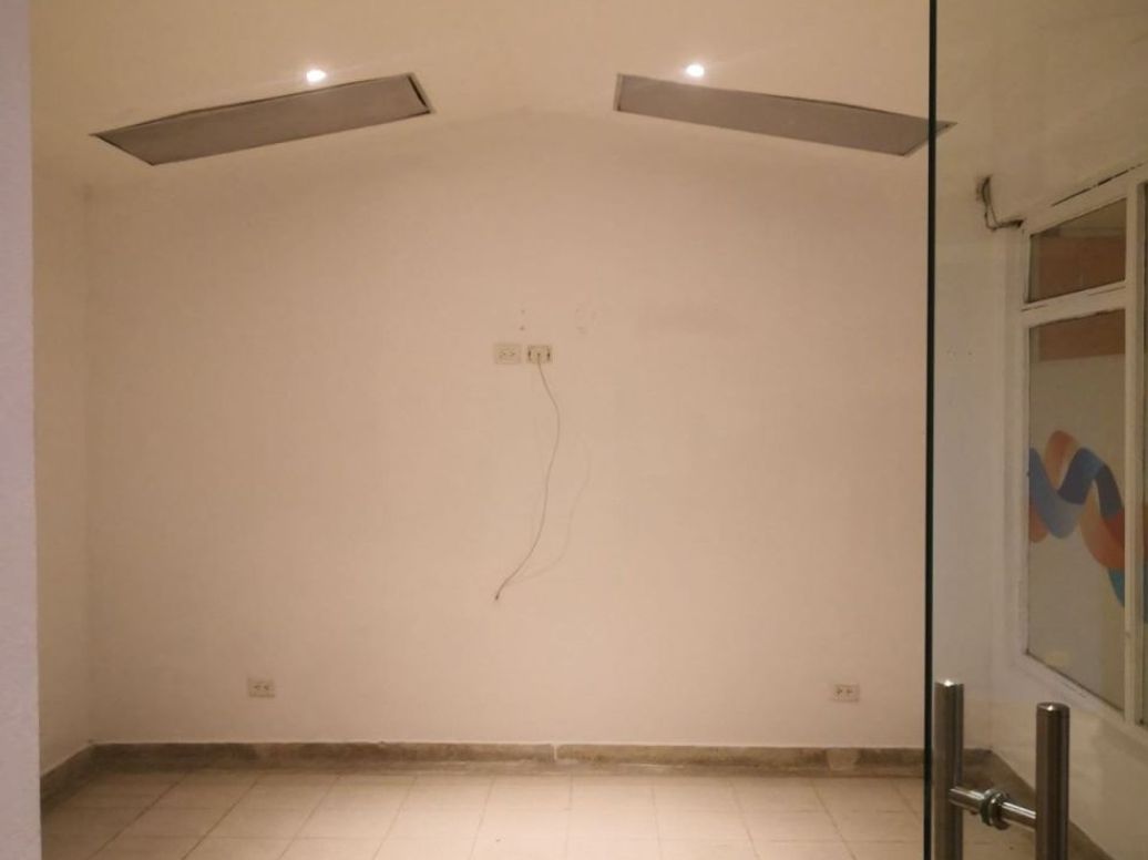 Casa de 10 alcobas en venta en Santa Barbara Oriental, Bogotá, 360 m² · foto 7 de 17