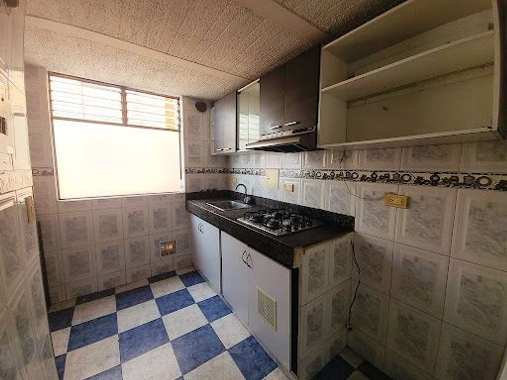 Apartamento de 3 alcobas en venta en Américas Central, Bogotá, 75 m² · foto 2 de 20