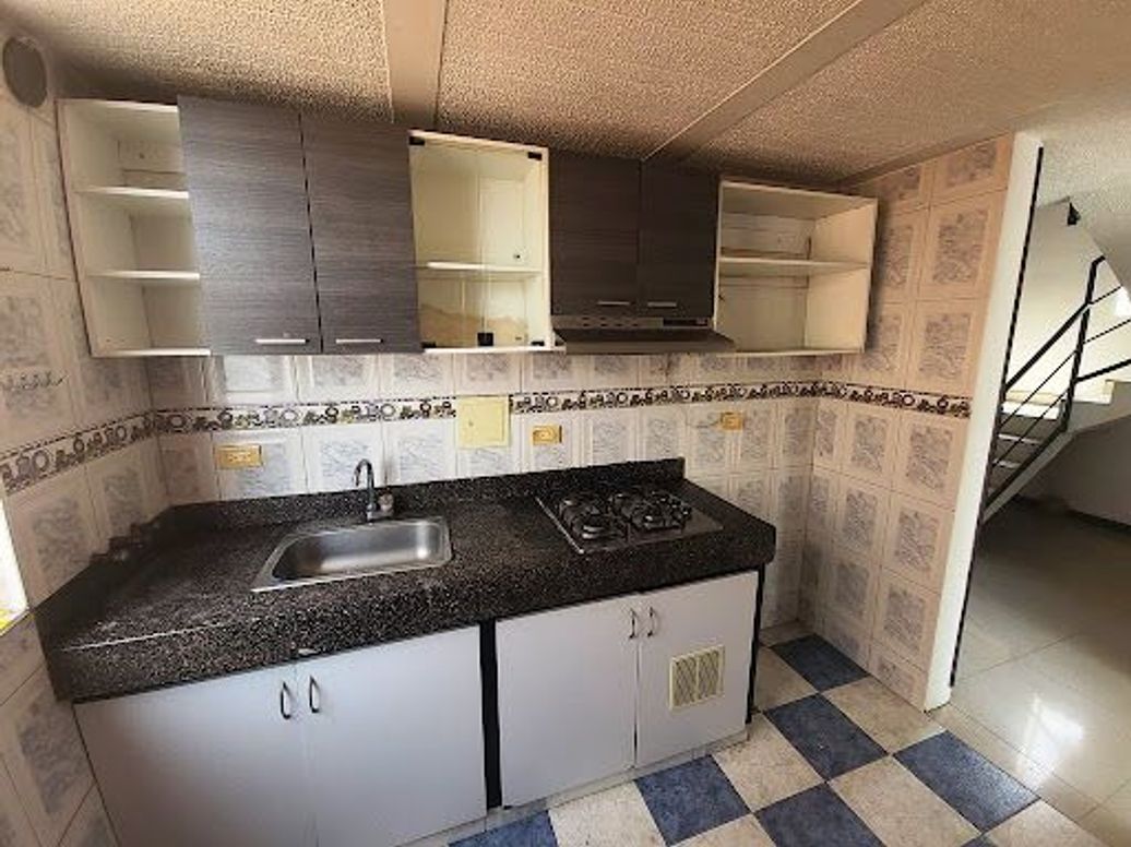 Apartamento de 3 alcobas en venta en Américas Central, Bogotá, 75 m² · foto 3 de 20