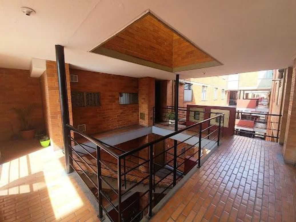 Apartamento de 3 alcobas en venta en Américas Central, Bogotá, 75 m² · foto 17 de 20